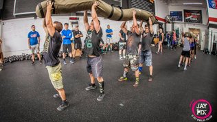 Männer beim HYROX Training