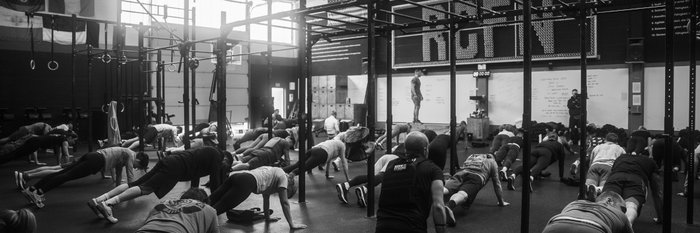 Sportler Liegestütze